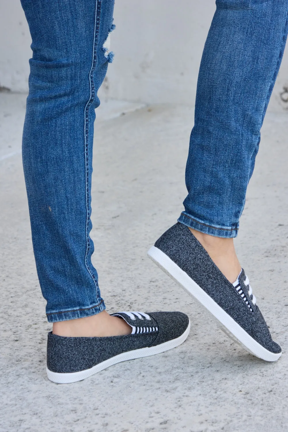 Forever Link Round Toe Slip-On Dark Gray Low Top Comfy Flat Sneakers