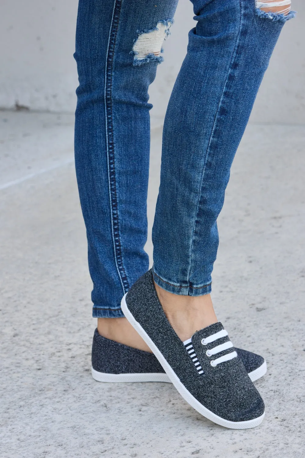 Forever Link Round Toe Slip-On Dark Gray Low Top Comfy Flat Sneakers