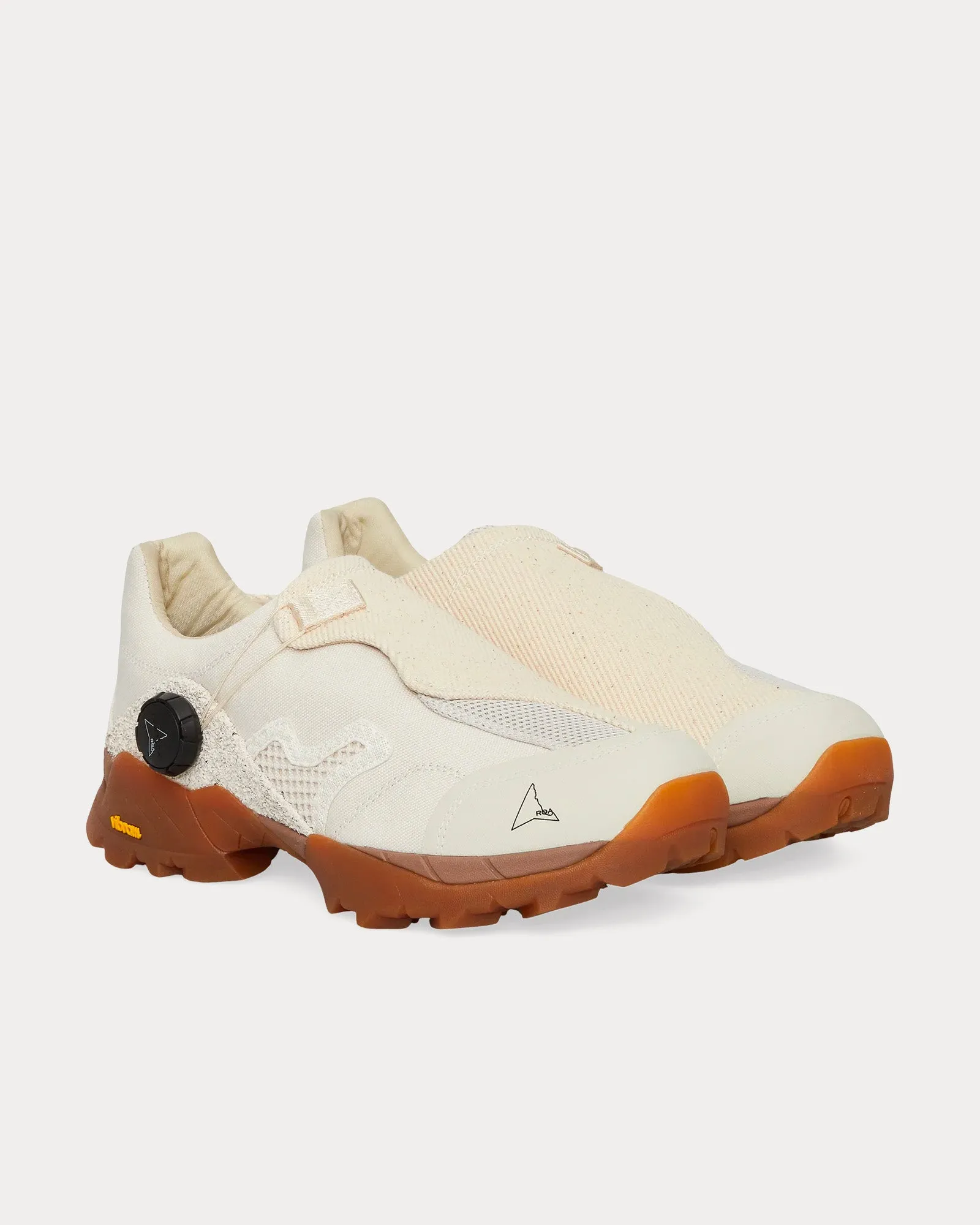 Minaar Beige Slip On Sneakers
