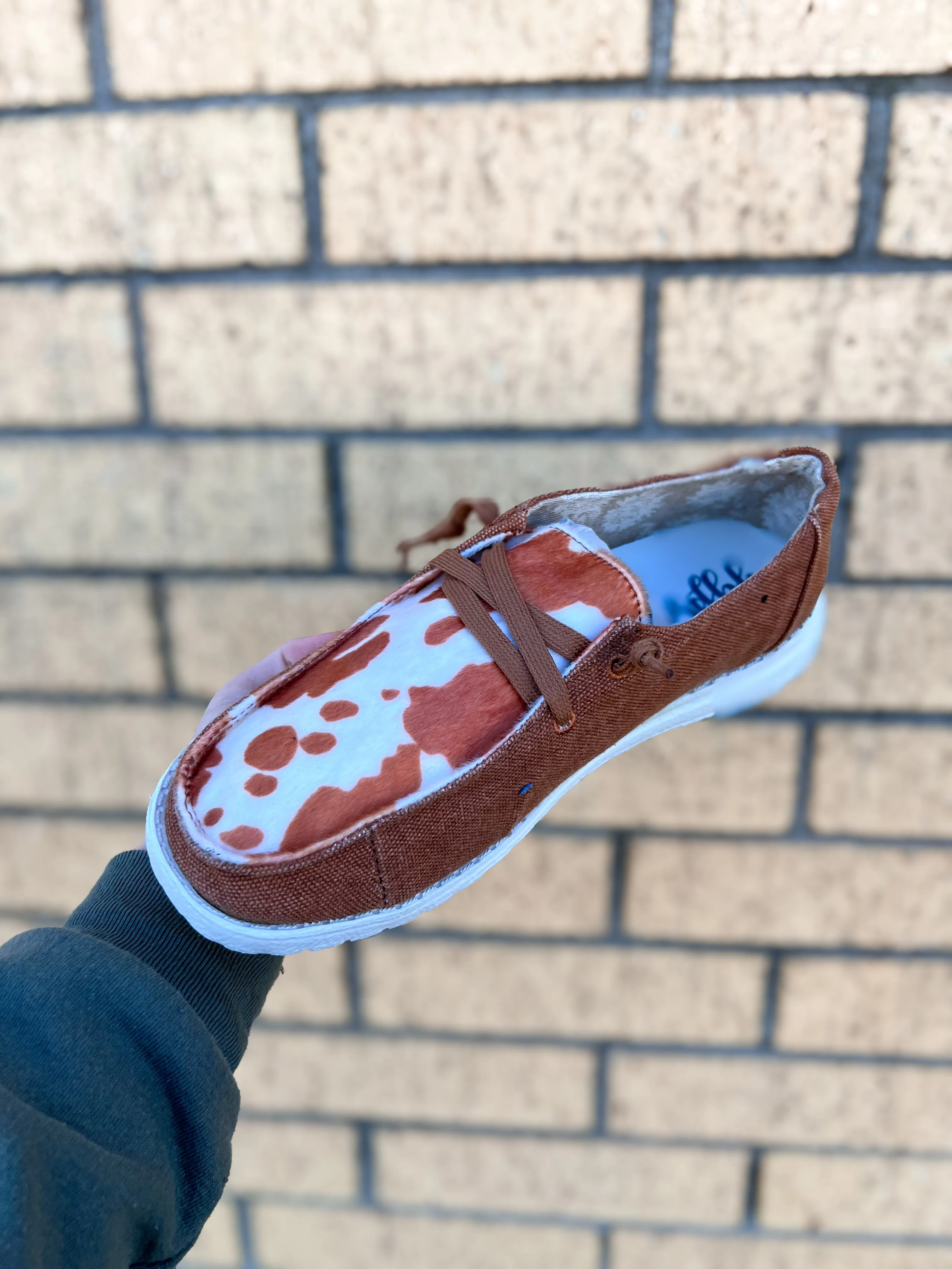 Mooma Slip on Shoes - Tan