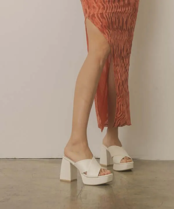 Oasis Society Carmen - Chunky Platform Mule Heels Sandals