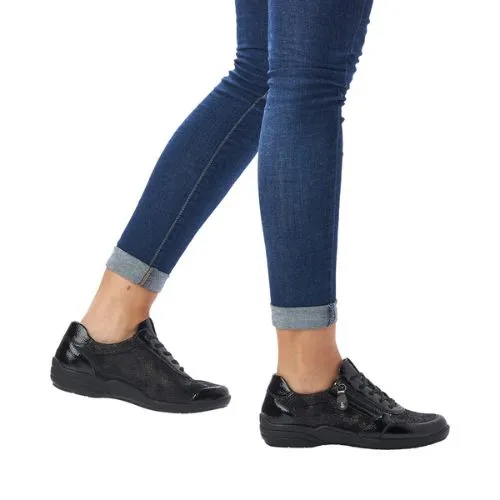 R7637 Lace-Up Sneaker