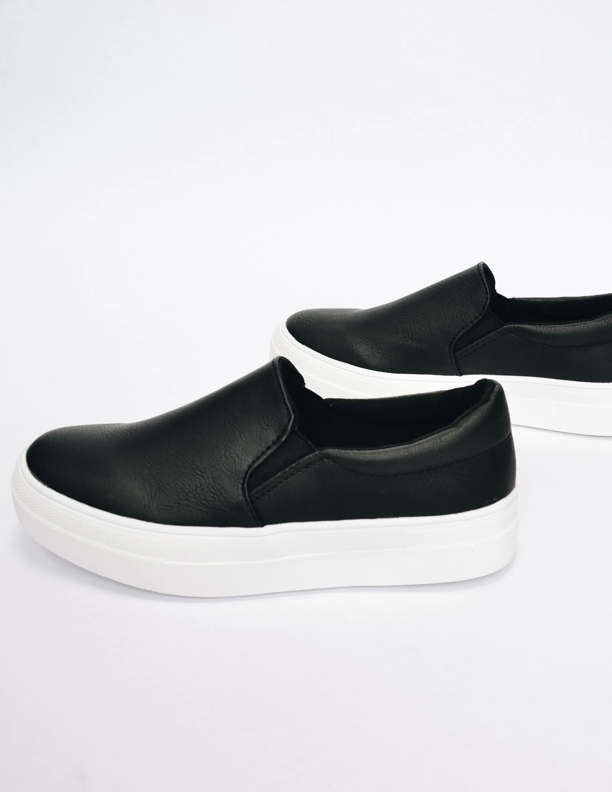 SOLE CALL SNEAKER - Black