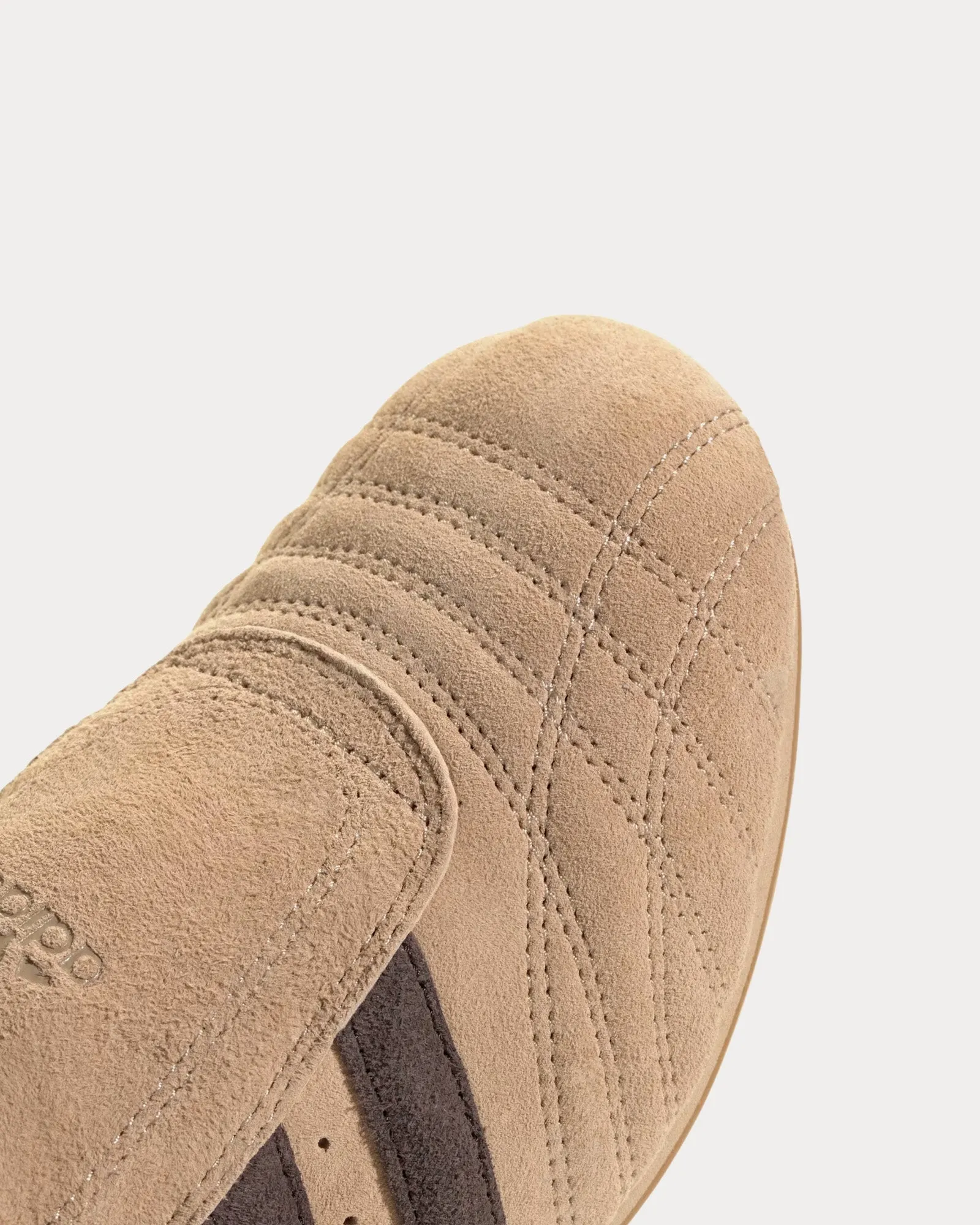Taekwondo Magic Beige / Wonder White / Gum Slip On Sneakers